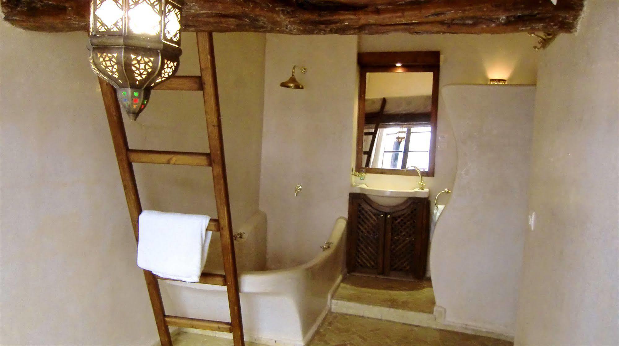 Riad Thais As-Suwajra Zewnętrze zdjęcie