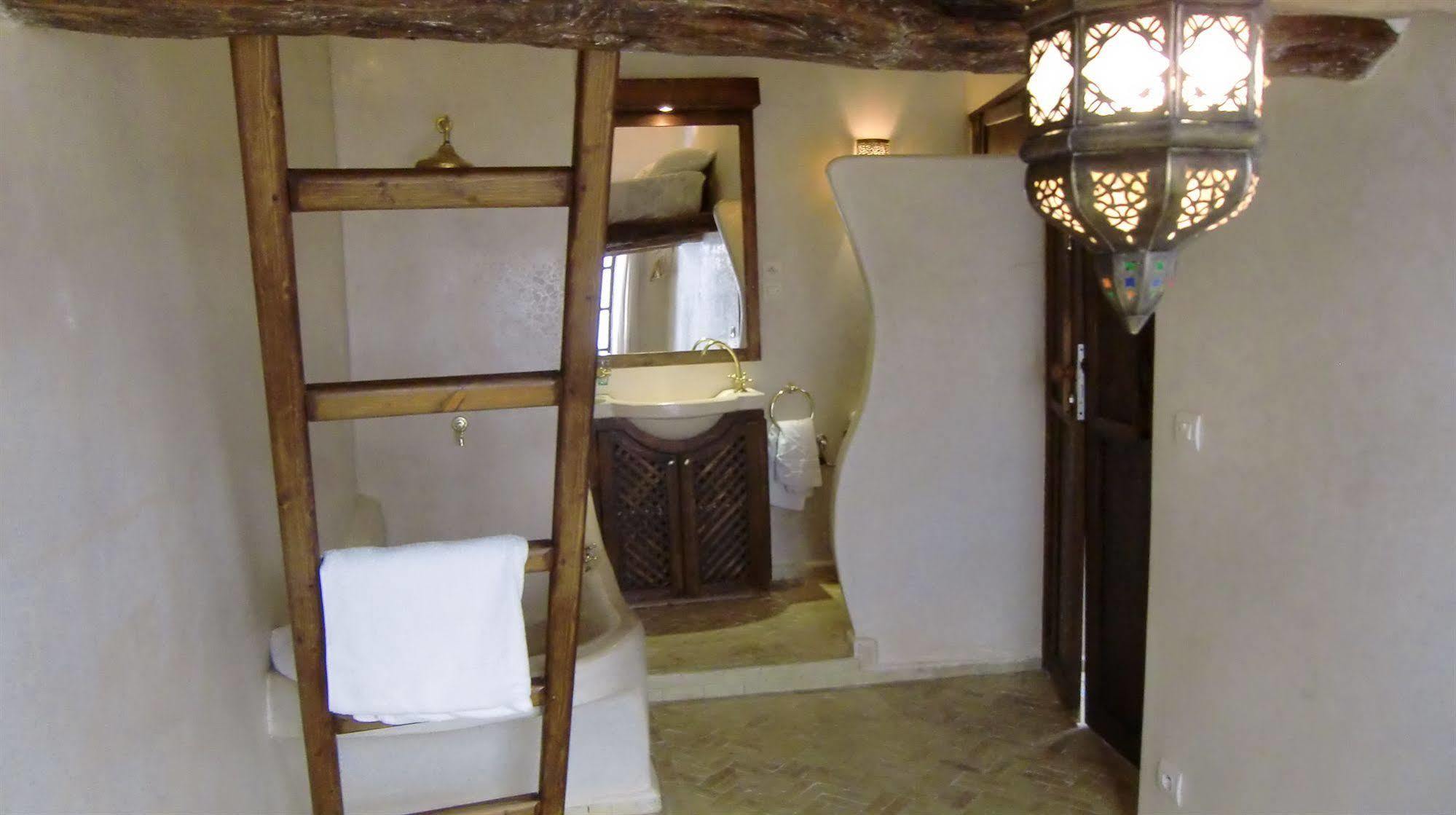 Riad Thais As-Suwajra Zewnętrze zdjęcie